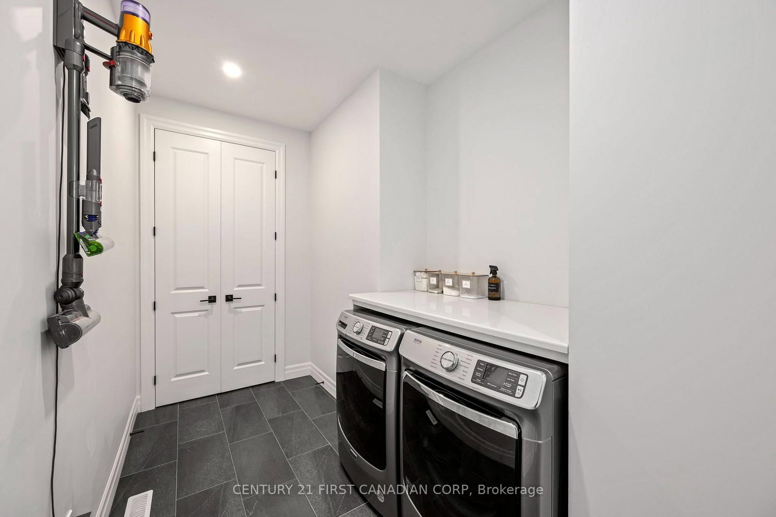 126 Aspen Circle • Thames Centre, ON photo 20
