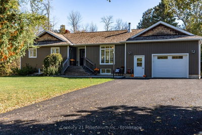 23 Pierce Street N • South Bruce Peninsula, ON photo 2