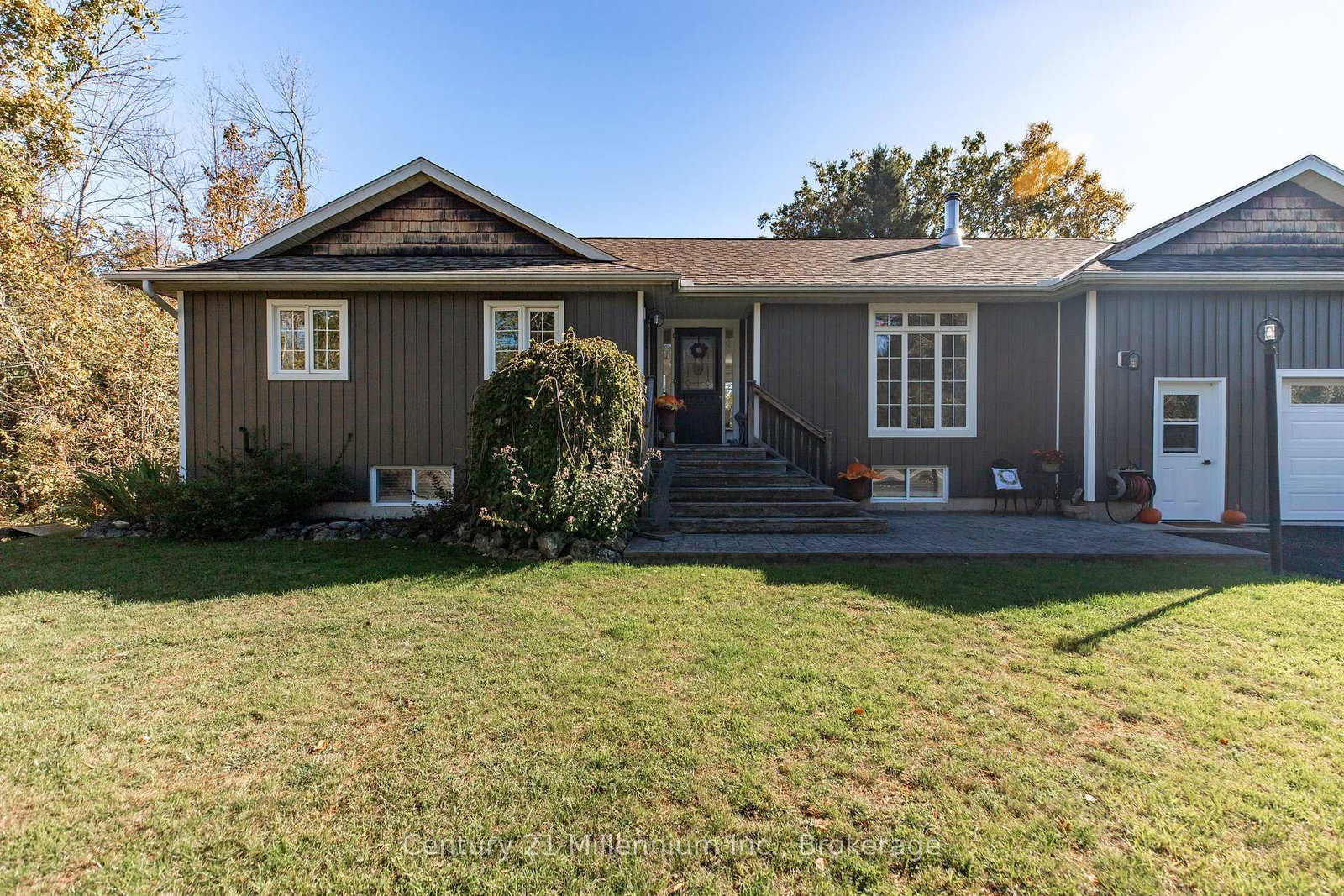 23 Pierce Street N • South Bruce Peninsula, ON photo 3