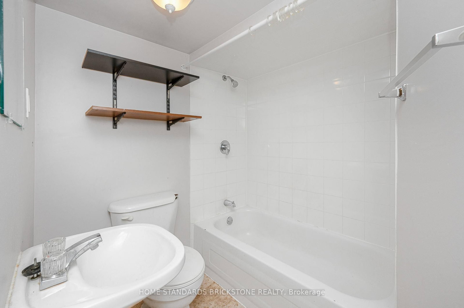 72 Mountain Avenue N • Hamilton, ON photo 35