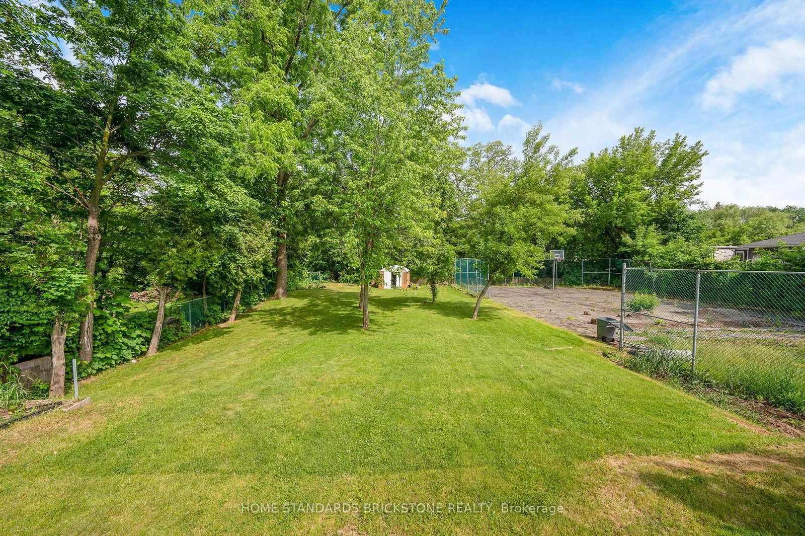 72 Mountain Avenue N • Hamilton, ON photo 38
