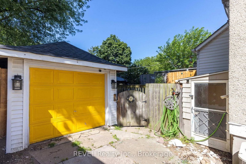 41 Ottawa St photo 5