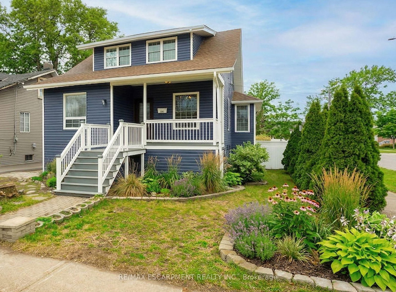 Detached House for sale at 270 Beach Boulevard, Hamilton, Ontario, L8H 6W1 - Hamilton Beach - MLS: X13625188