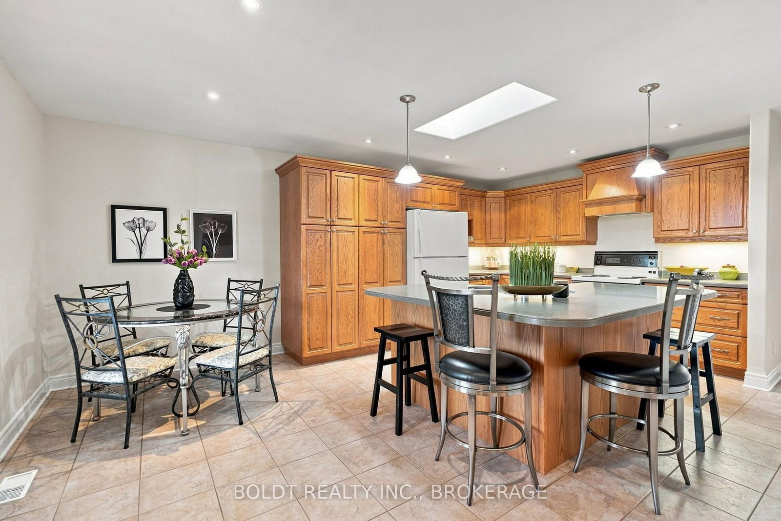 9 Nicholas Drive • St. Catharines, ON photo 23
