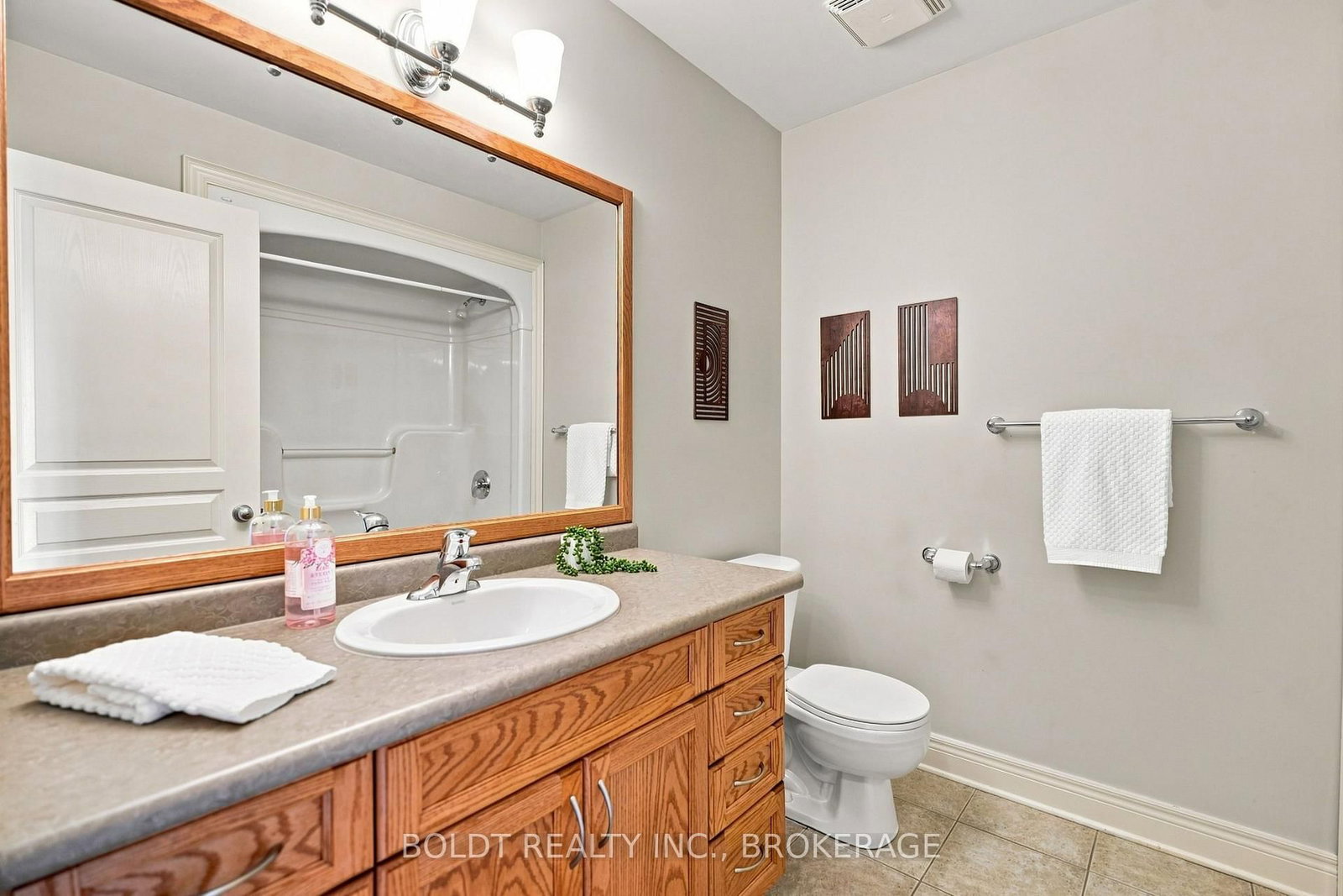 9 Nicholas Drive • St. Catharines, ON photo 37