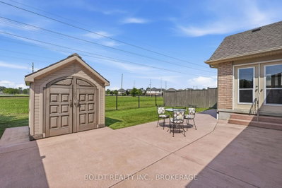 9 Nicholas Drive • St. Catharines, ON photo 5
