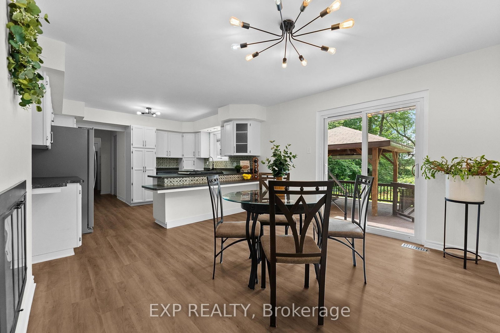 541 COLLINS Road • Renfrew, ON photo 32