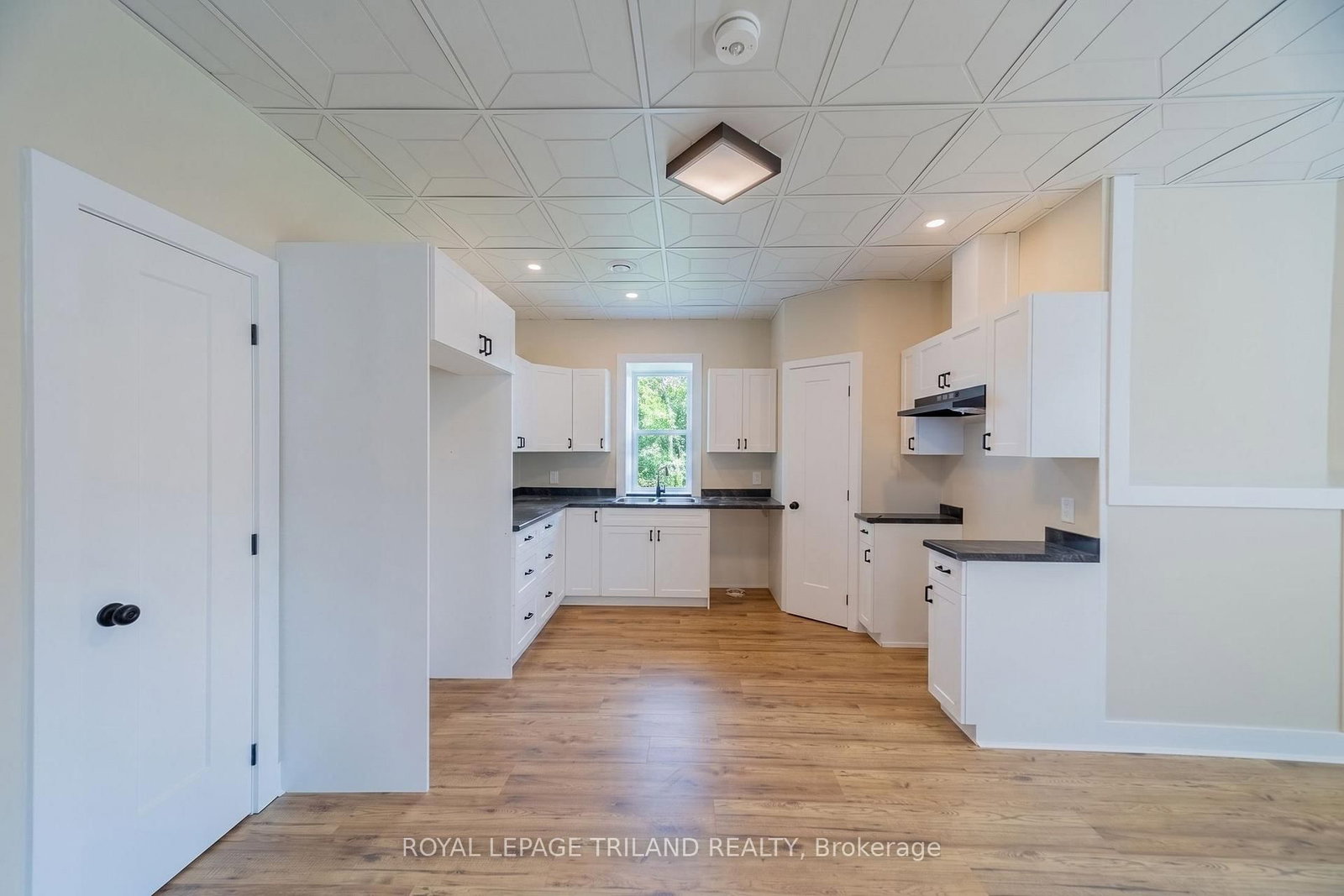 27775 Kerwood Road • Adelaide Metcalfe, ON photo 18