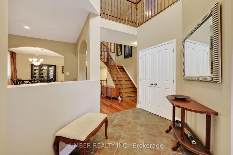 347 Shadehill Crescent W
