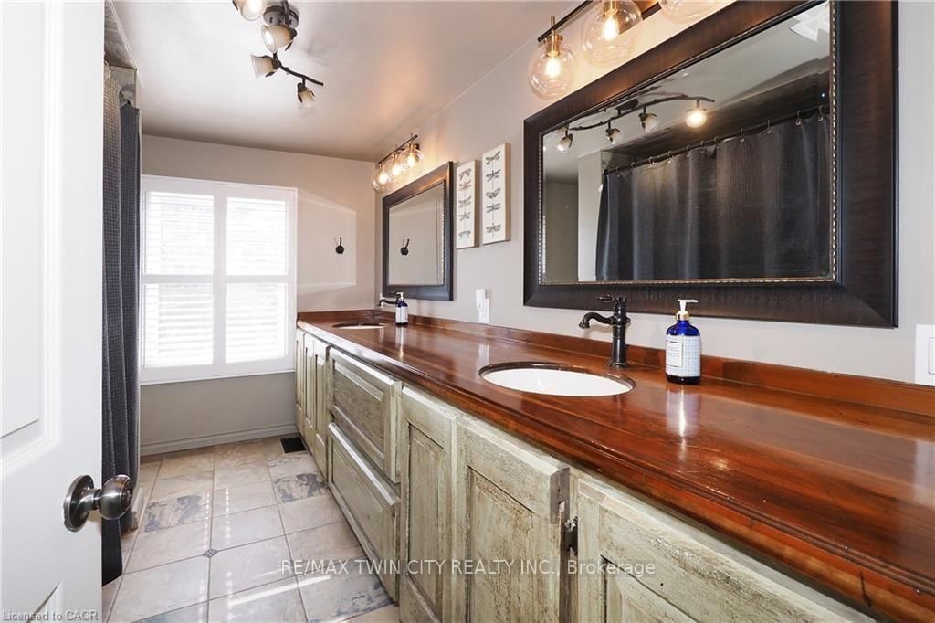 97 HWY 2 RR1 Road • Brant, ON photo 21