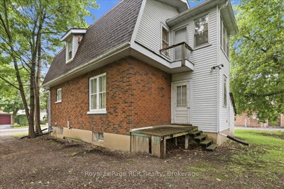 144 Davidson Avenue S • North Perth, ON photo 4