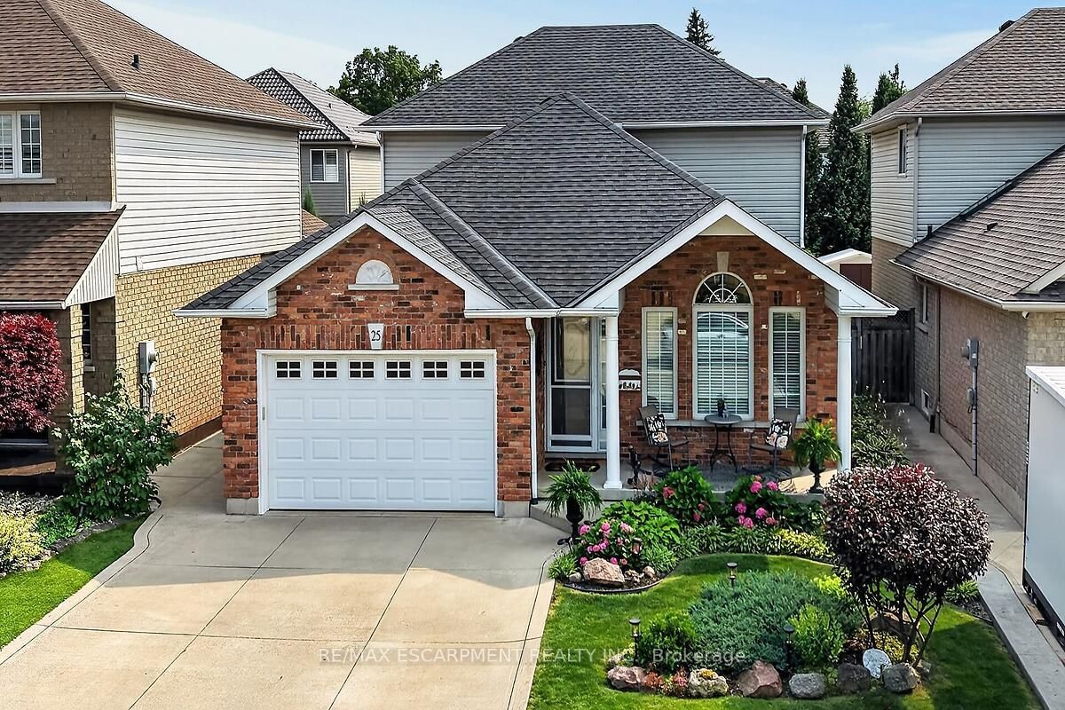 25 Eric Burke Court • Hamilton, ON photo 1