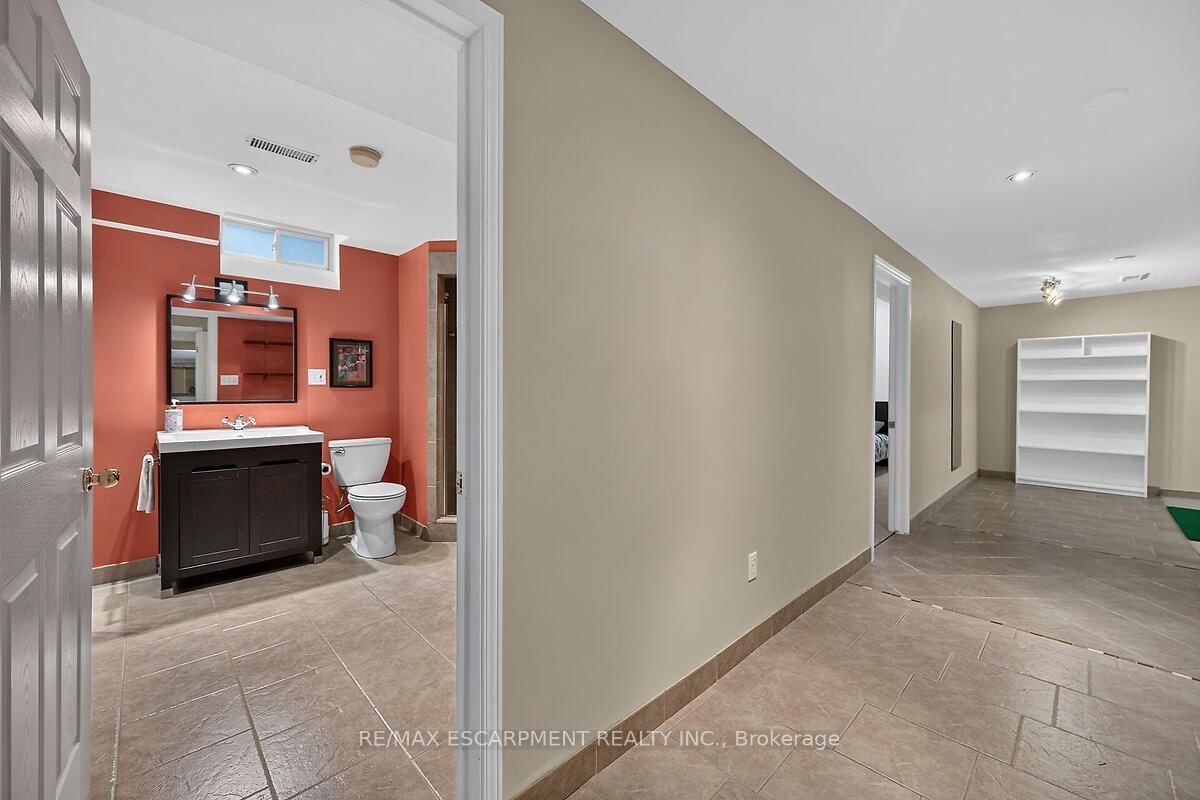 25 Eric Burke Court • Hamilton, ON photo 36