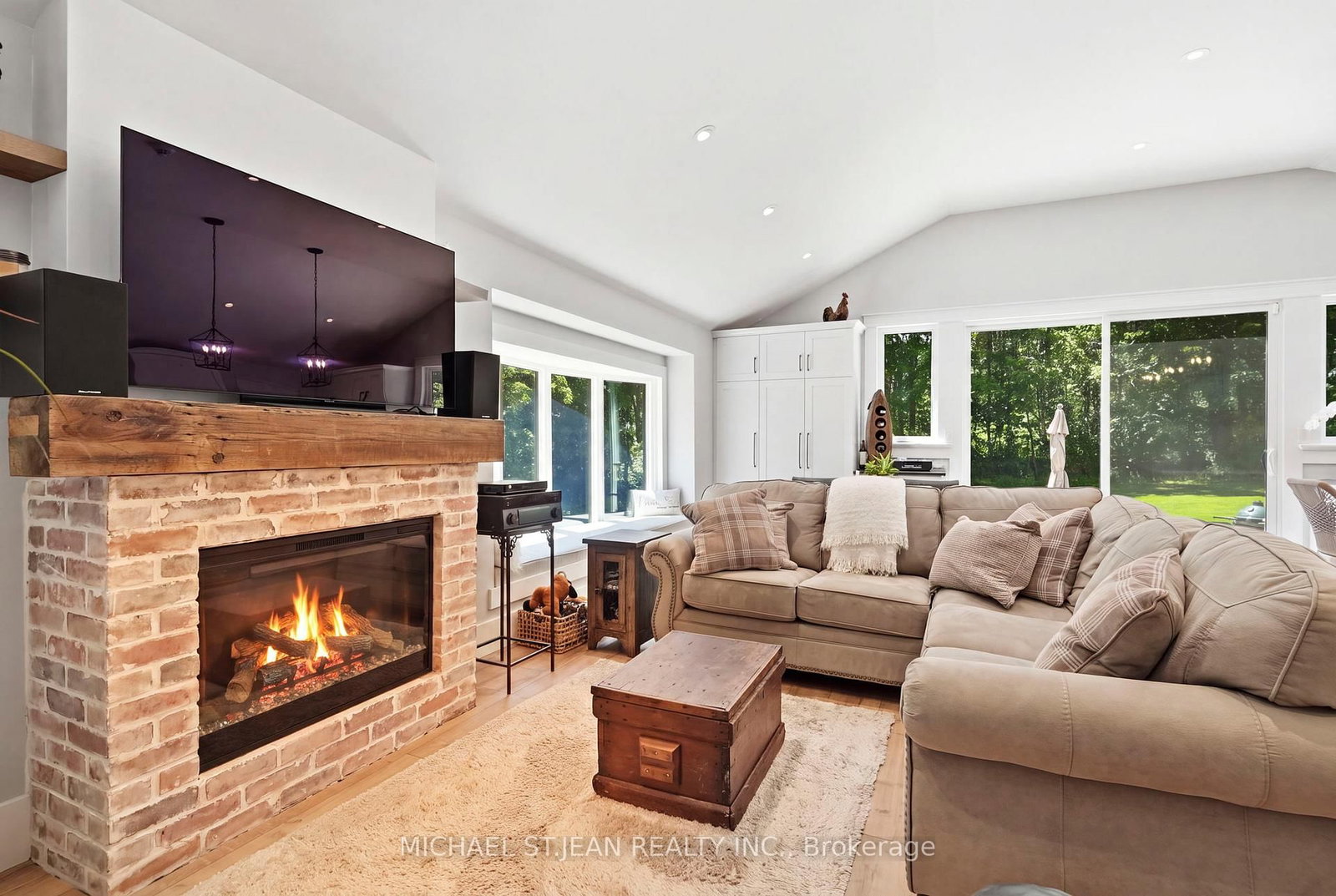 1095 Governors Road • Hamilton, ON photo 14