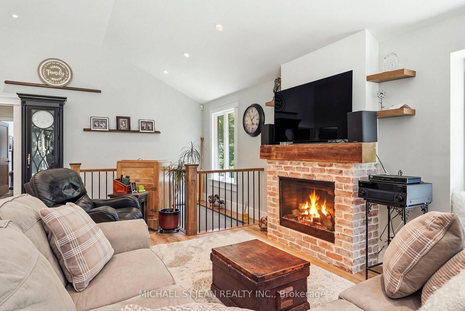 1095 Governors Road • Hamilton, ON photo 16