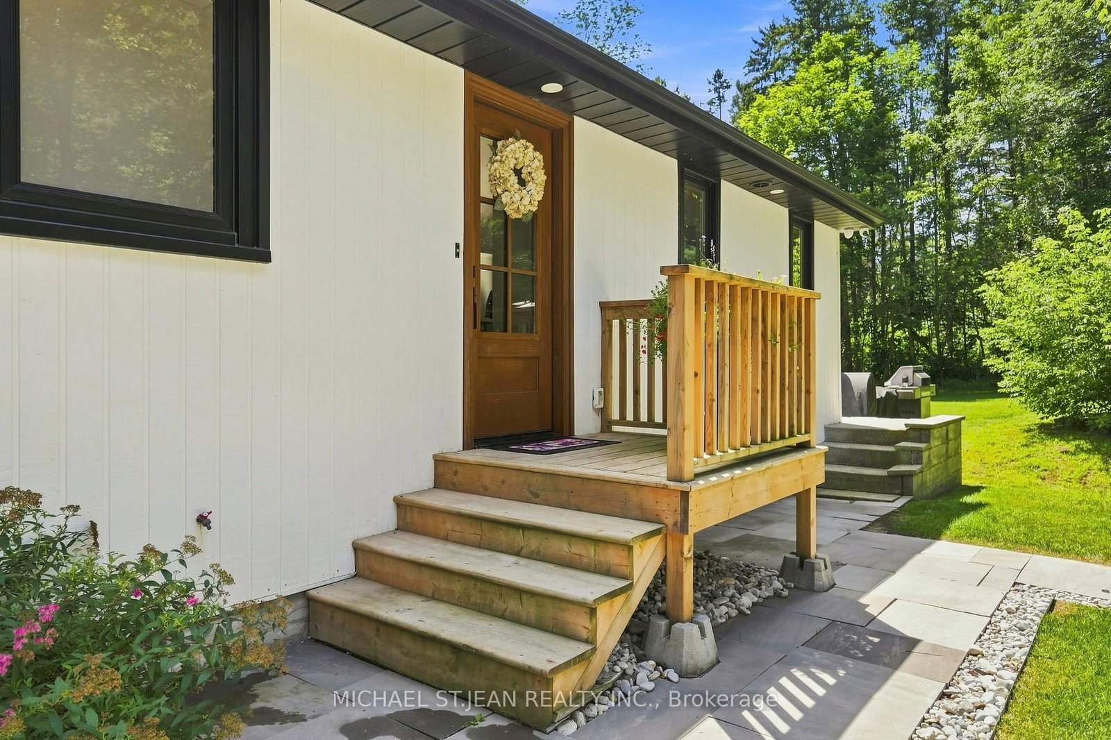 1095 Governors Road • Hamilton, ON photo 4