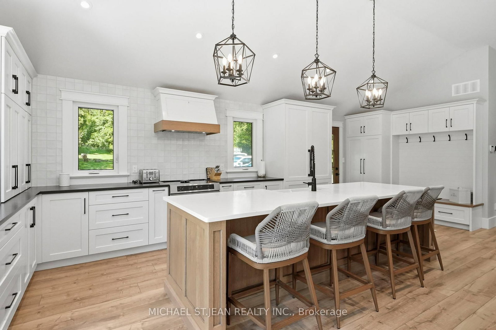 1095 Governors Road • Hamilton, ON photo 9