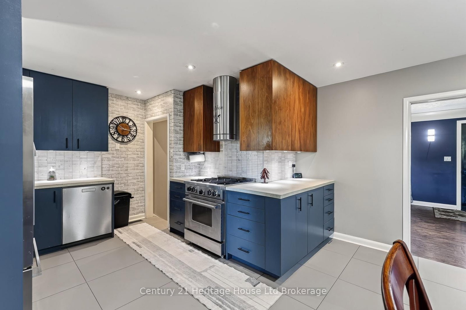 105 Concession Street W • Tillsonburg, ON photo 10