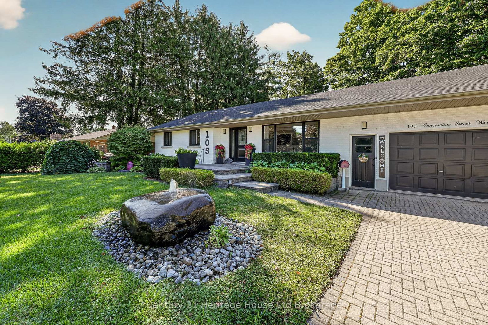 105 Concession Street W • Tillsonburg, ON photo 3