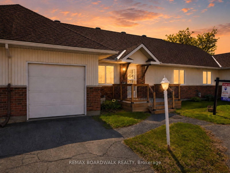 206 Oak Leaf Private