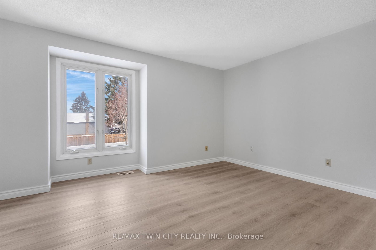 111 Manor Drive • Kitchener, ON photo 27