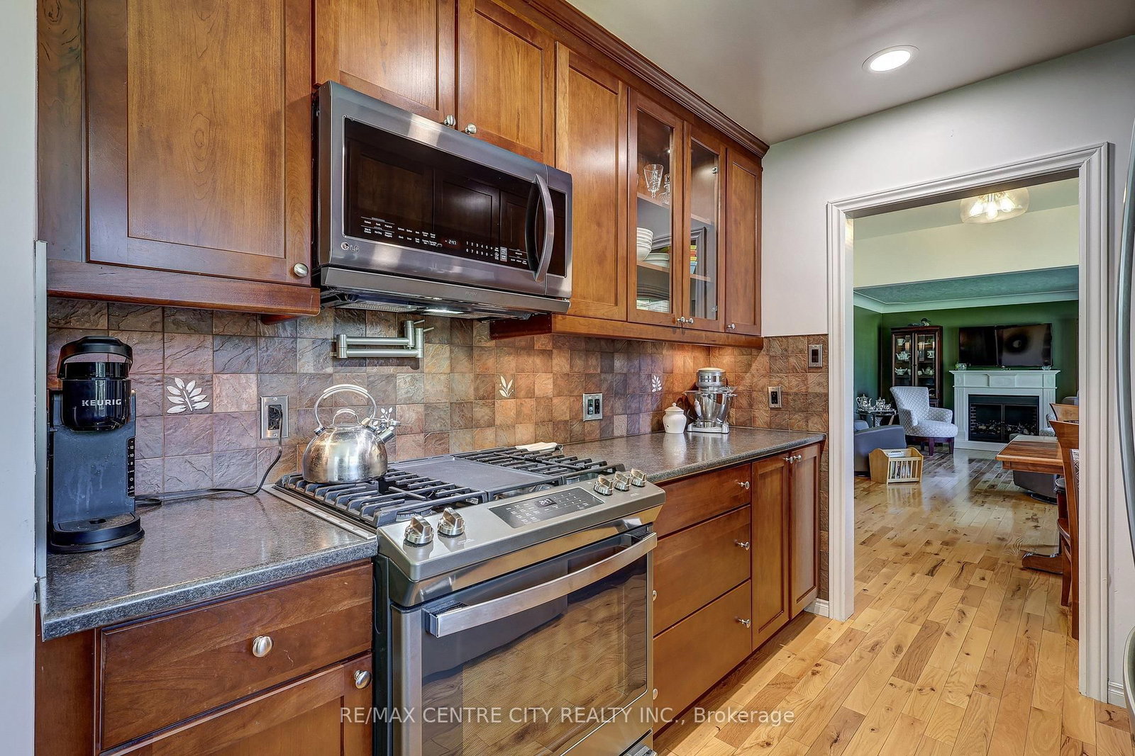 Listing Image 14