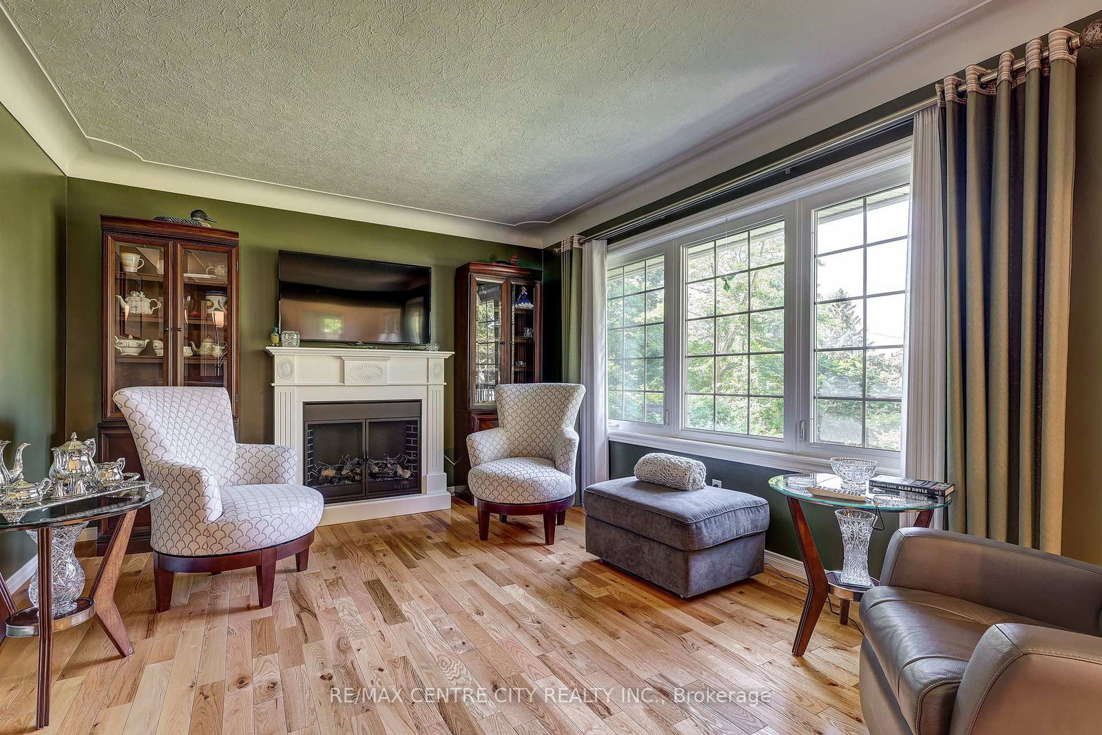 Listing Image 19