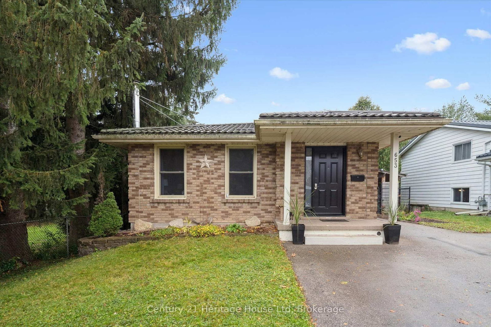 653 Perry Street • Centre Wellington, ON photo 1