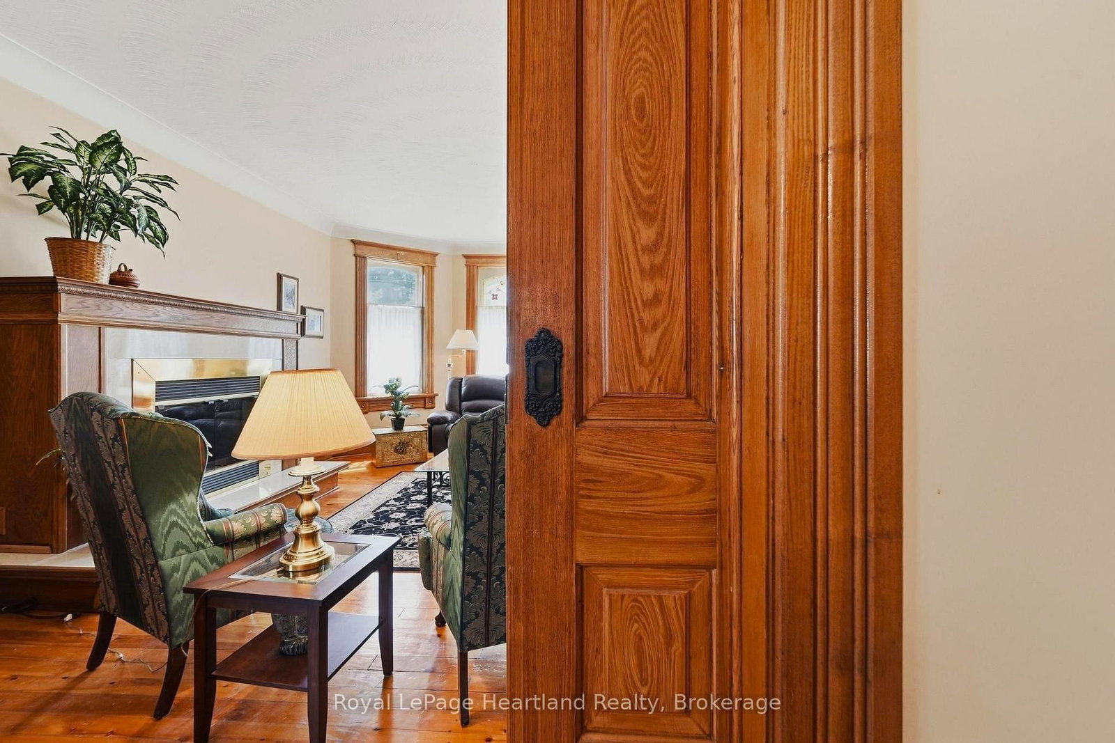 Listing Image 8