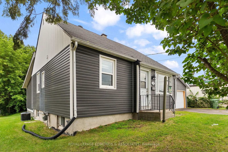 311 Julien St photo 5