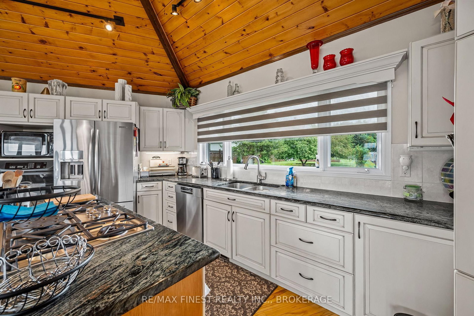 32 Howe Island Drive • Gananoque, ON photo 11