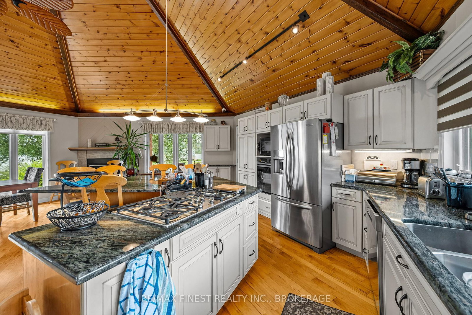 32 Howe Island Drive • Gananoque, ON photo 12