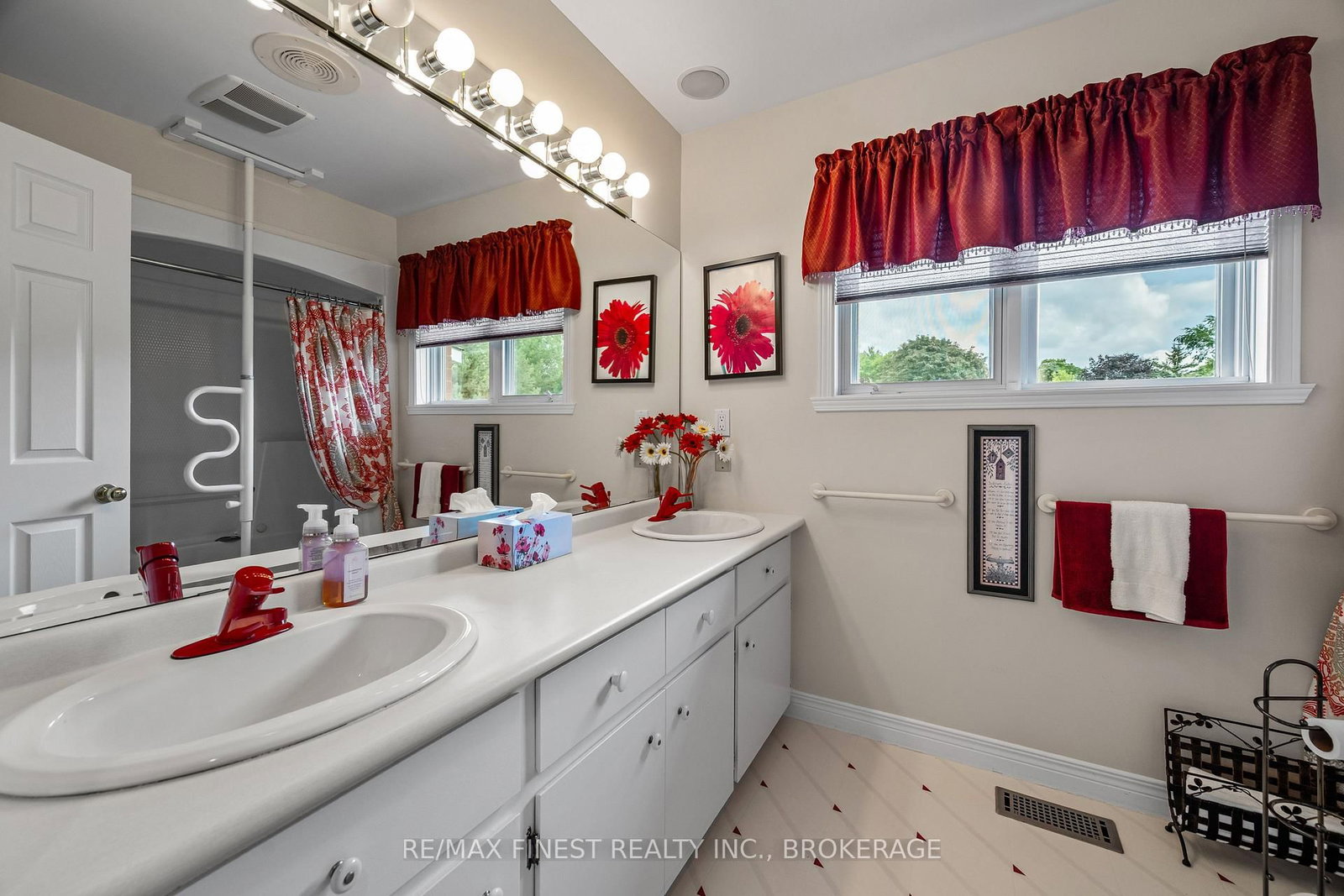 32 Howe Island Drive • Gananoque, ON photo 19