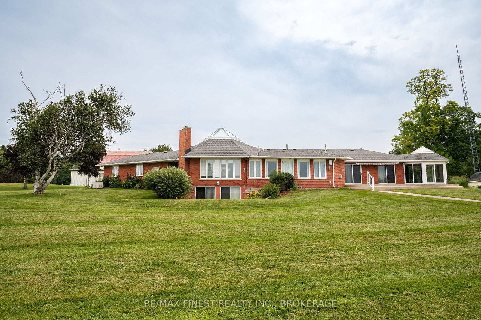 32 Howe Island Drive • Gananoque, ON photo 36