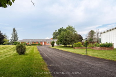 32 Howe Island Drive • Gananoque, ON photo 4