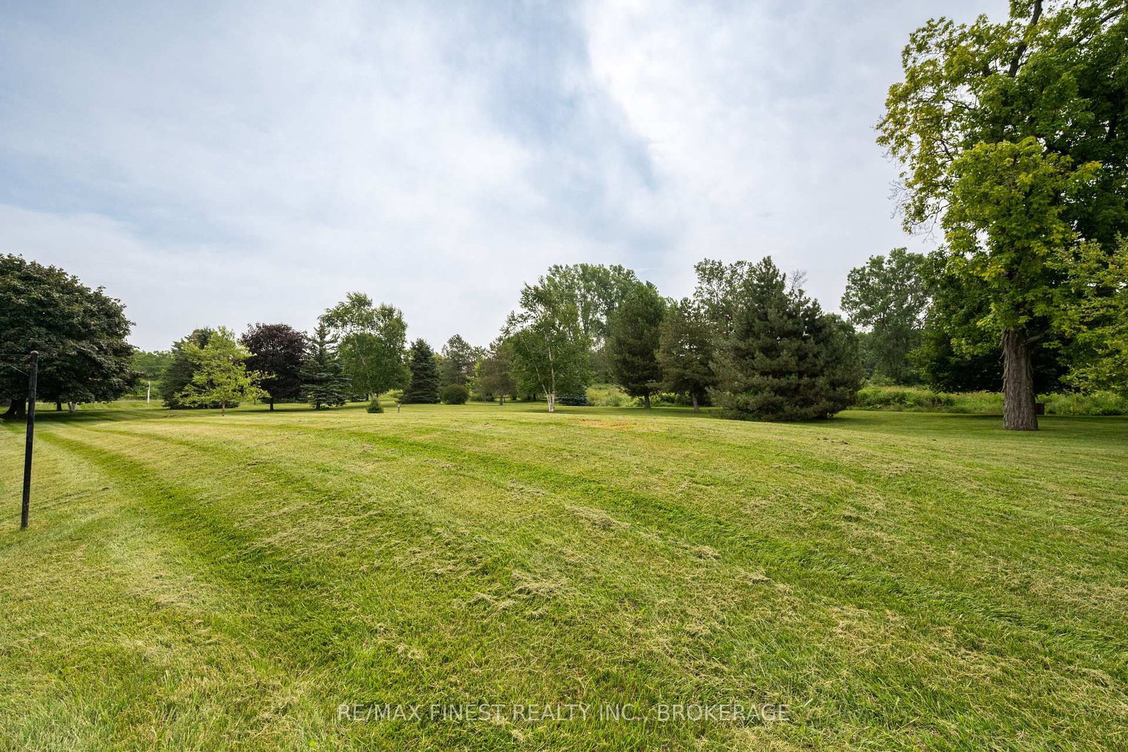 32 Howe Island Drive • Gananoque, ON photo 40