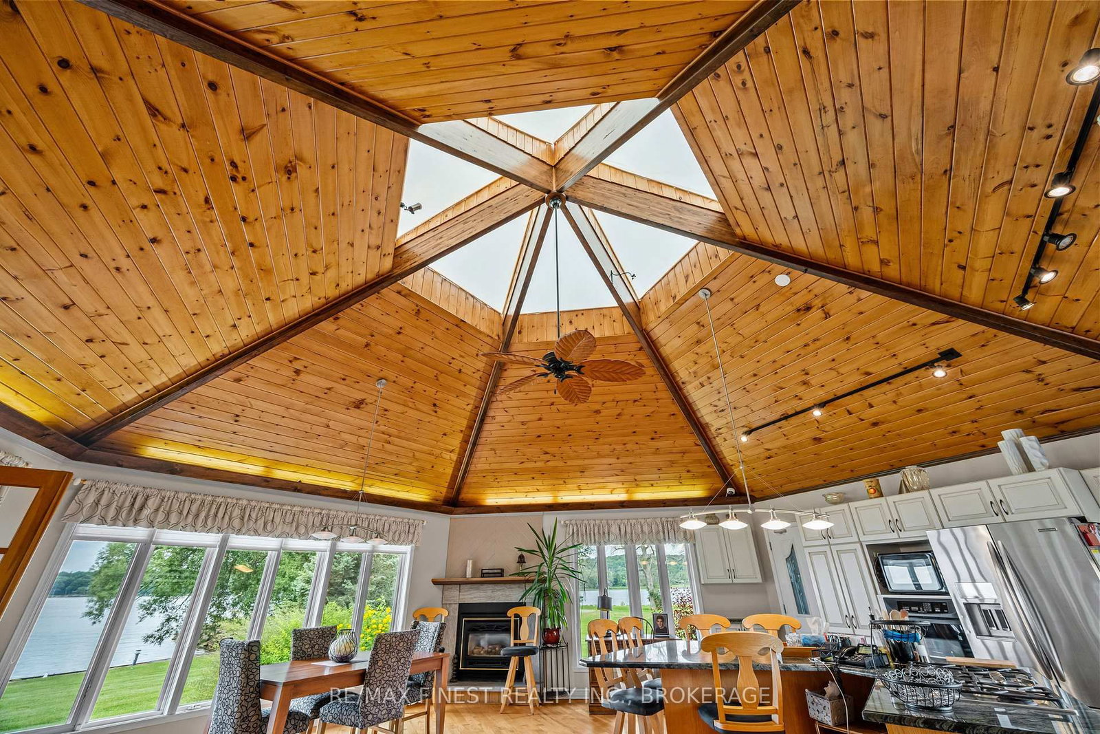32 Howe Island Drive • Gananoque, ON photo 9