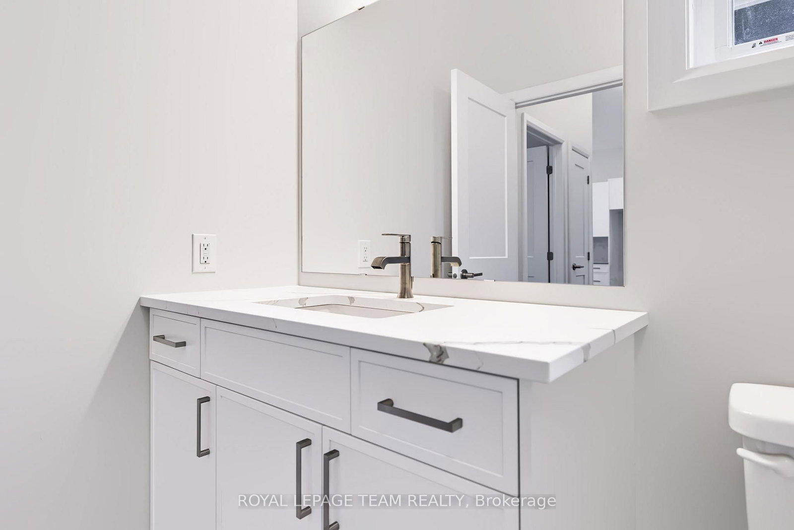 237 Hannam Bud Way • Ottawa, ON photo 24