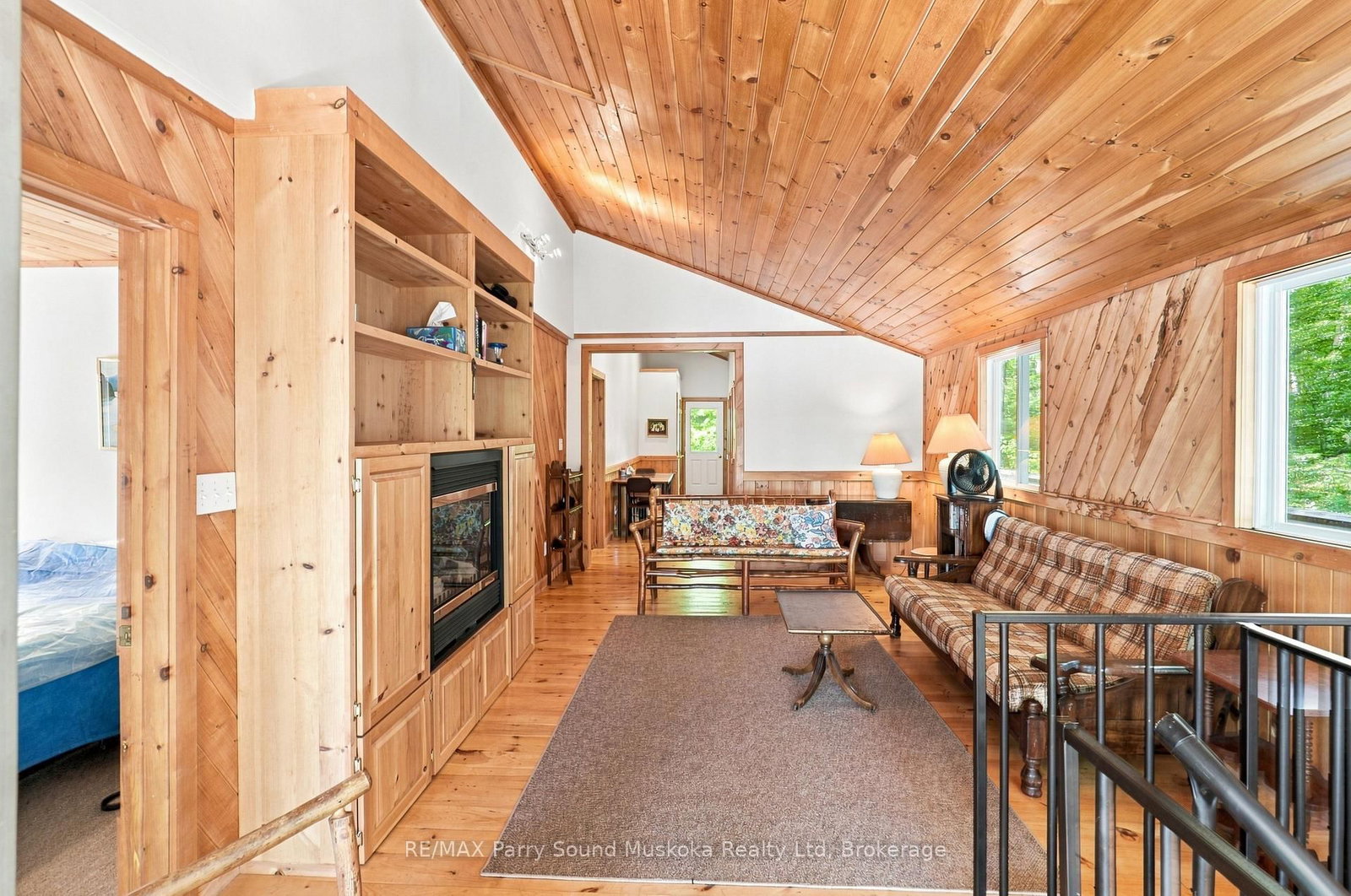 889 185 WA Horseshoe Lake • Seguin, ON photo 7