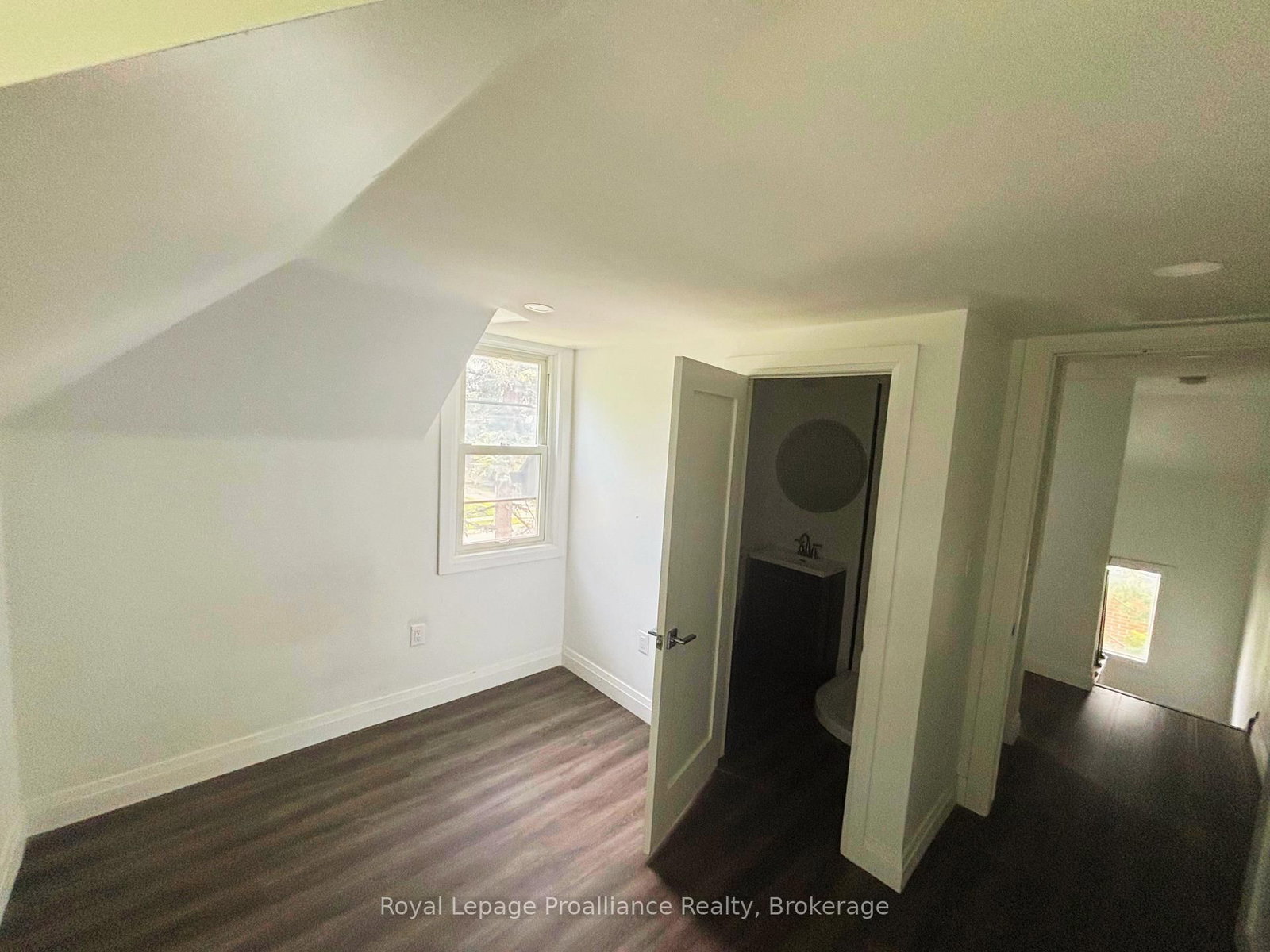 18 Ritchie Avenue • Belleville, ON photo 11