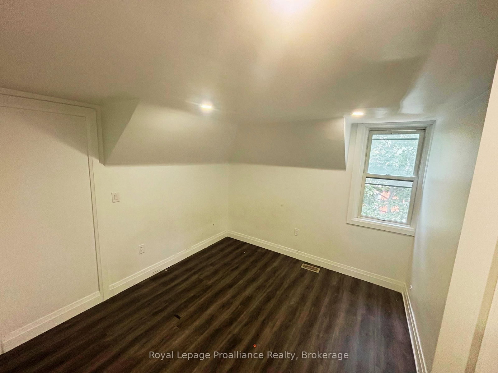 18 Ritchie Avenue • Belleville, ON photo 13