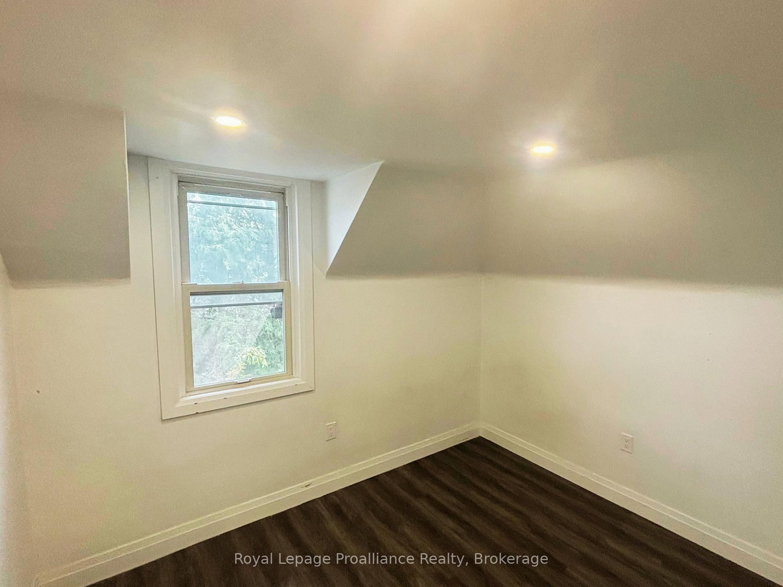 18 Ritchie Avenue • Belleville, ON photo 14