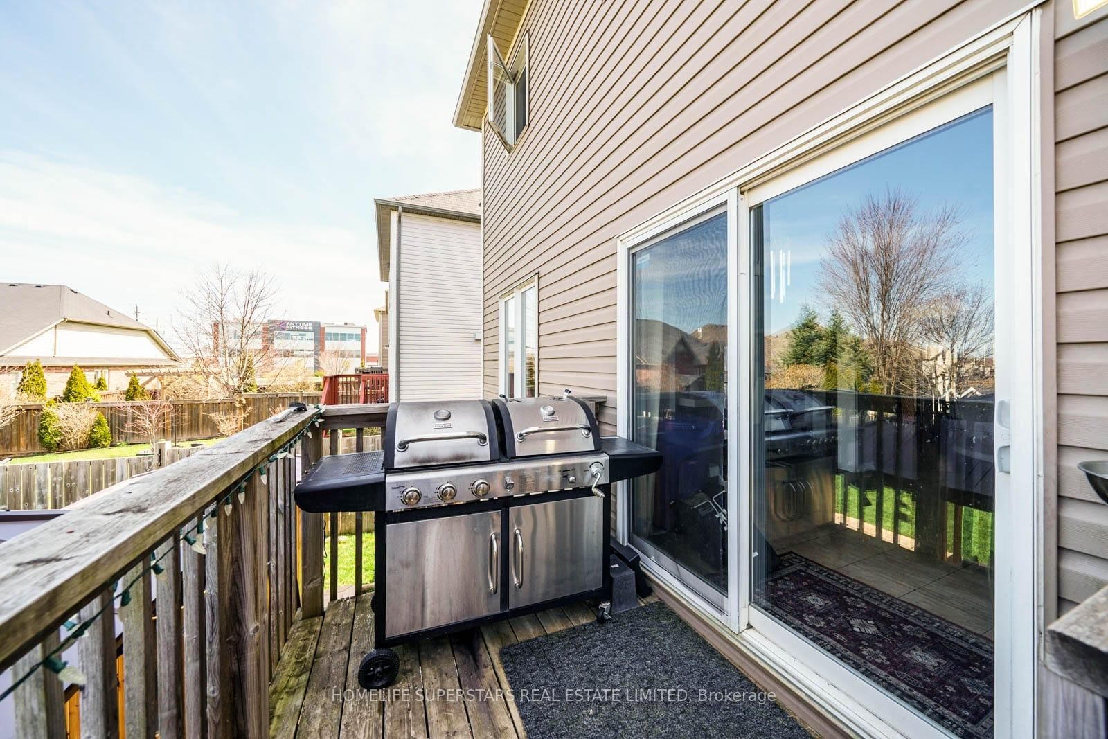 84 Lambert Crescent • Brantford, ON photo 6