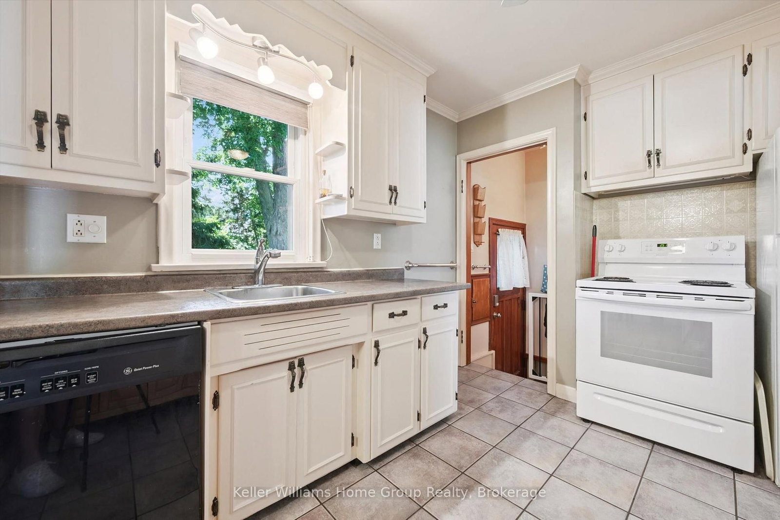 14 Skov Crescent • Guelph, ON photo 16