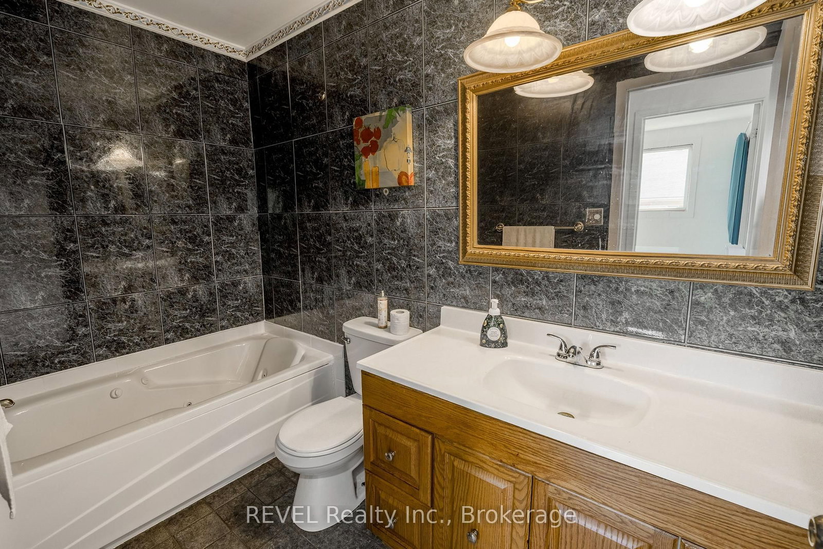 552 First Avenue • Welland, ON photo 13