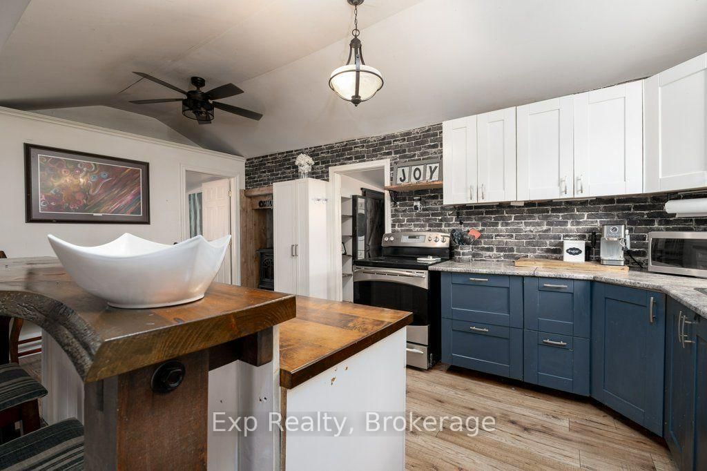 2822 Shannon Road • Shannonville, ON photo 18