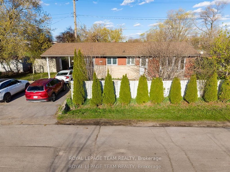 upper - 925 Moorvale Road