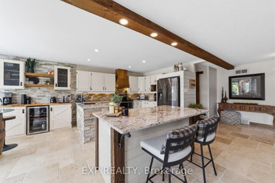 57 Valleyview Crescent • Thames Centre, ON photo 4