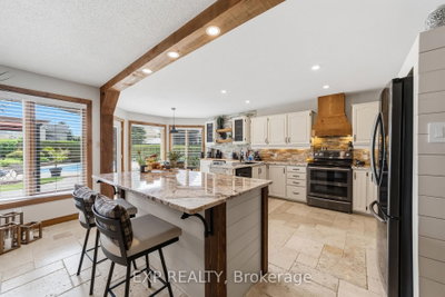 57 Valleyview Crescent • Thames Centre, ON photo 6