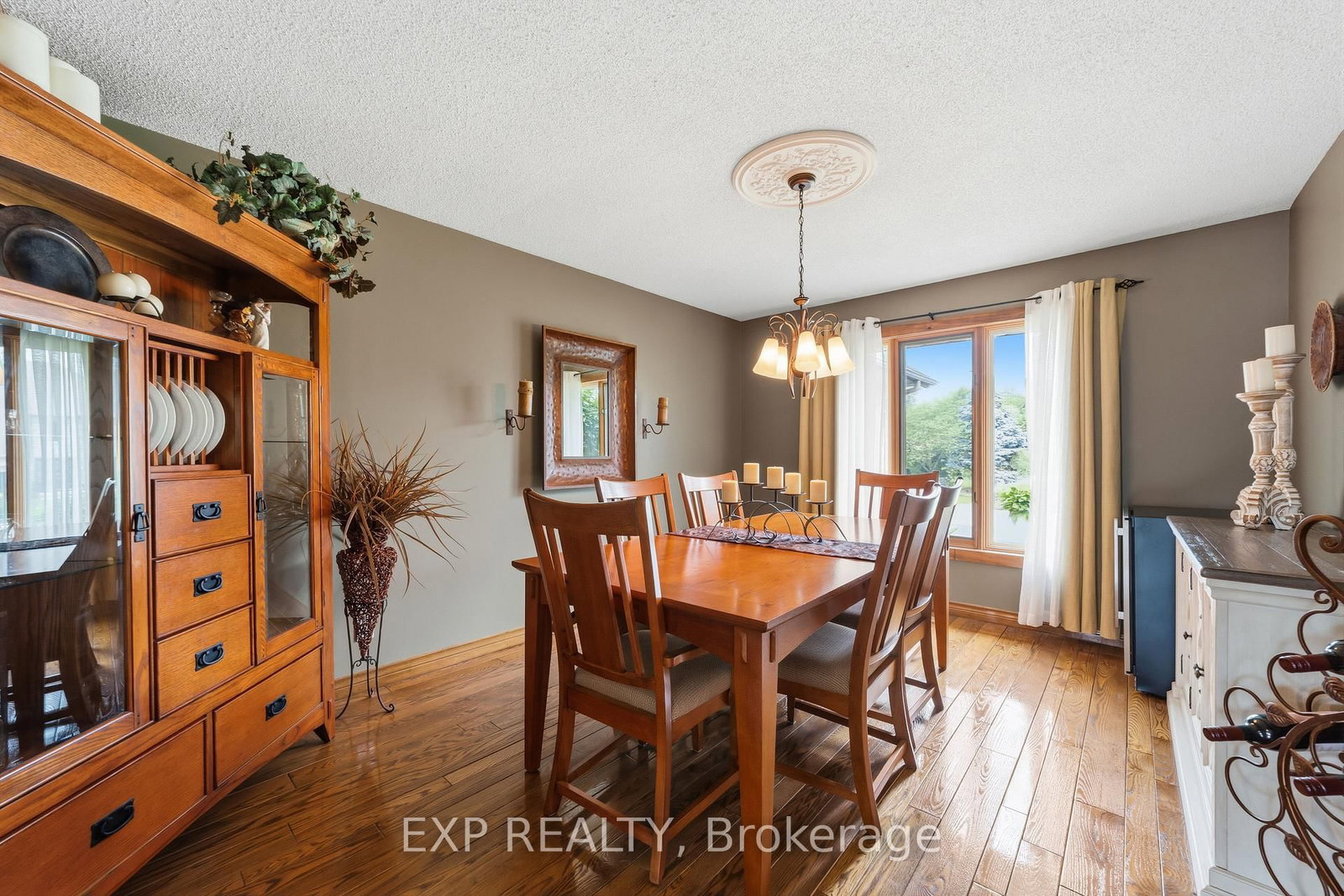 57 Valleyview Crescent • Thames Centre, ON photo 9